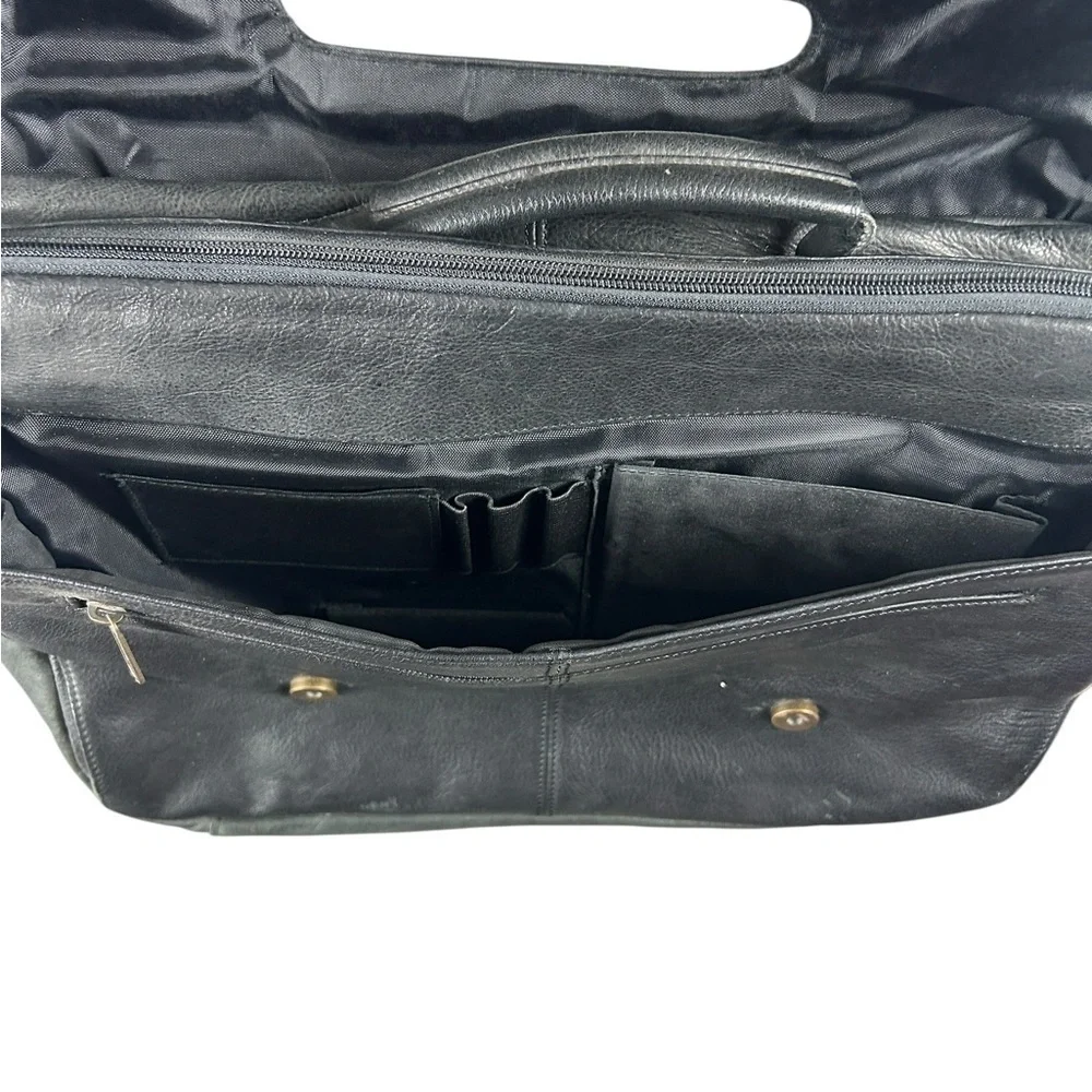 Wilson’s Leather Vintage Black Leather Messenger Bag